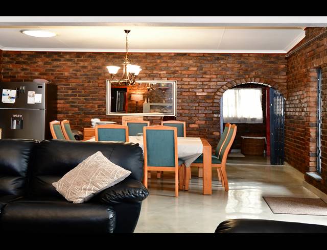 4 BEDROOM HOUSE FOR SALE IN ESSEXWOLD